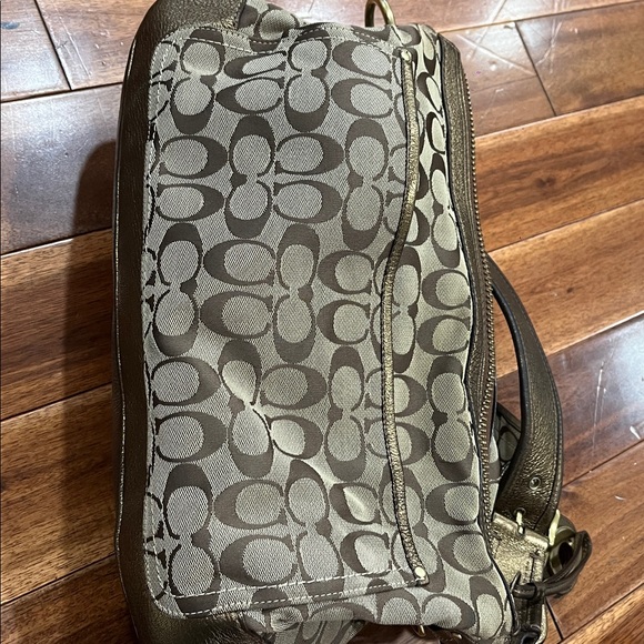 Coach Stylish Brown Patterned  Bag - Picture 4 of 13